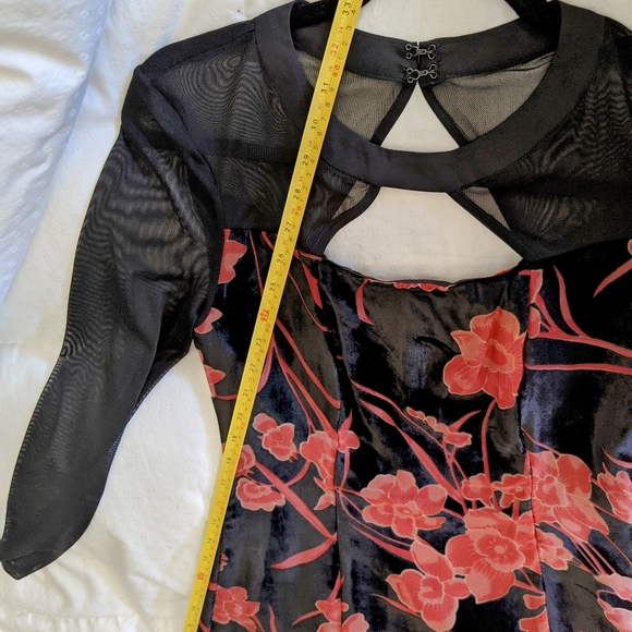 BCBG- Generation Floral Burnout Mini w/Tags sz 6 - Picture 5 of 12